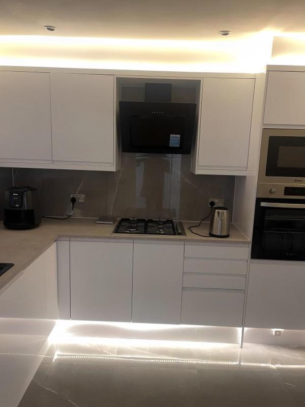 Mercy 2 Guest house London